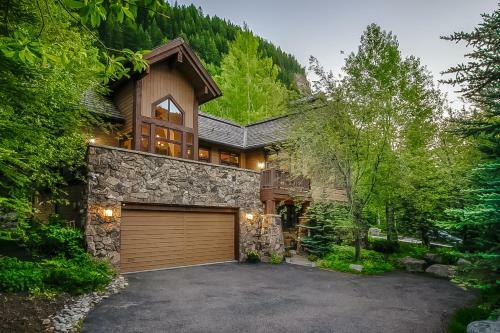 Lupine Drive Luxury