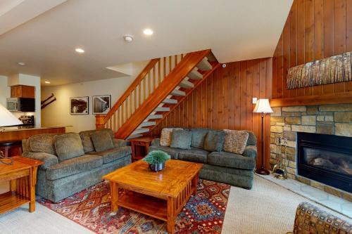 Lion Square Lodge North 388