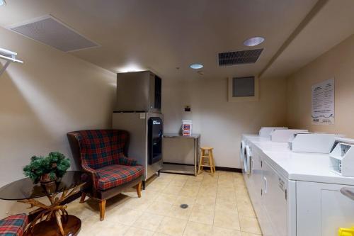 Lion Square Lodge North 388
