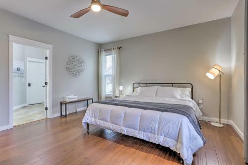 Apartamento Parkside Getaway With Fire Pit By Windsor Lake!