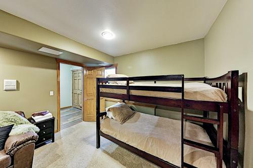 Apartamento Mountainside Condo With Deck, Fireplace & Hot Tub Condo