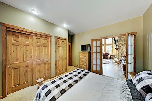 Apartamento Mountainside Condo With Deck, Fireplace & Hot Tub Condo