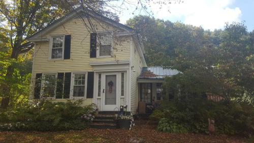 Bed & Breakfast A Meadow House