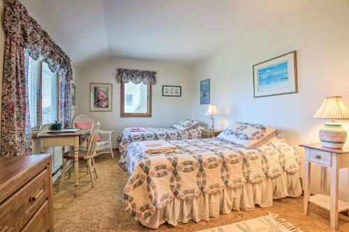 Niantic Getaway With Water Views - Walk To Beach