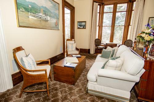 Bed & Breakfast Spicer Mansion