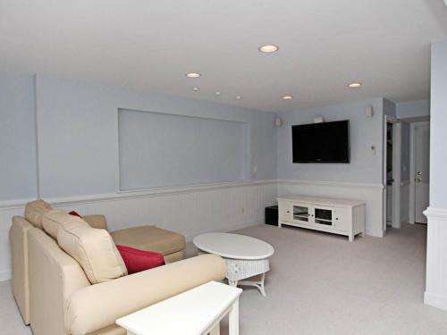 Bethany West - 526 Doral