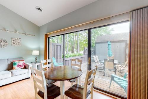 Sea Colony - 1023a West Pine