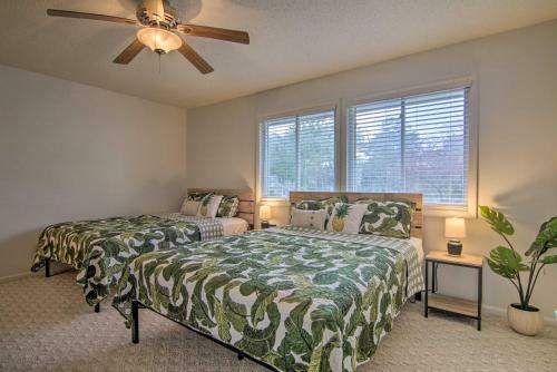 Stylish Townhome About 1 Mi To Beach And Boardwalk!