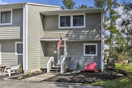 Stylish Townhome About 1 Mi To Beach And Boardwalk!