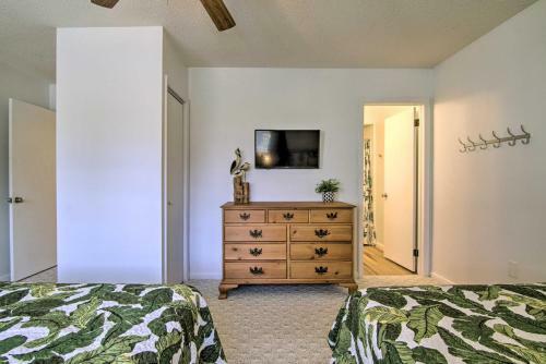Stylish Townhome About 1 Mi To Beach And Boardwalk!
