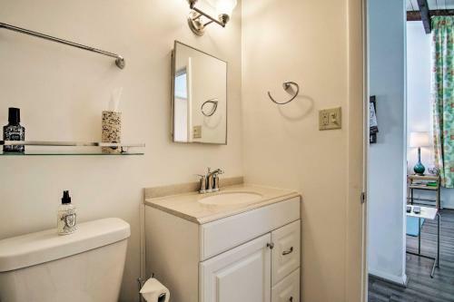 Apartamento Bright Condo With Balcony - Walk To Dewey Beach!