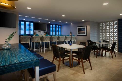 Hotel Fenwick Shores, Tapestry Collection By Hilton