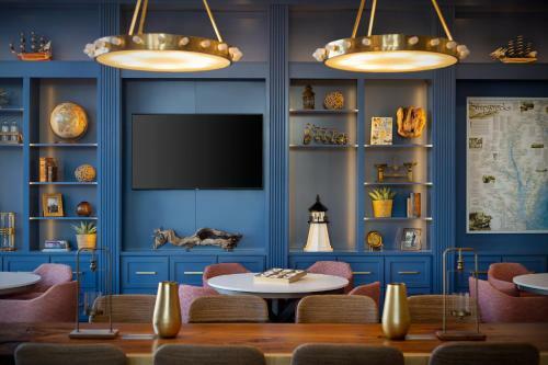 Hotel Fenwick Shores, Tapestry Collection By Hilton