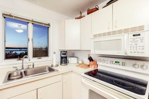 Seatowne - 36896 Bayside