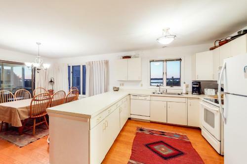 Seatowne - 36896 Bayside