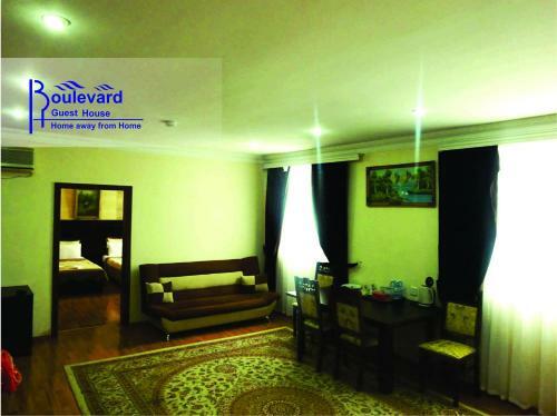 Hostal Boulevard Guest House