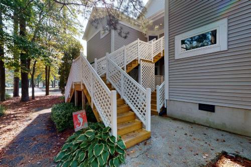 Sea Colony Tall Pines II