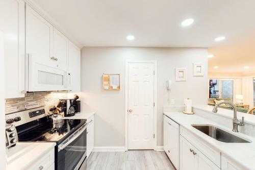 Sea Colony Whispering Pines II