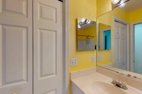 Sea Colony Whispering Pines III