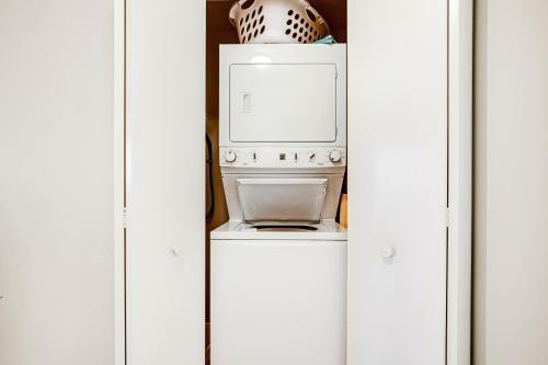 37534 Lighthouse Rd #202