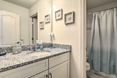 Modern Retreat With Pool Access And 4 Mi To Beach