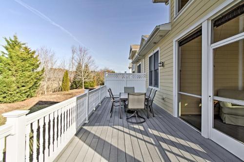 Selbyville Golf Course Home With Deck And Pool Access!