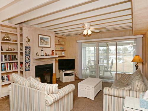 Mallard Lakes - 75 Mockingbird