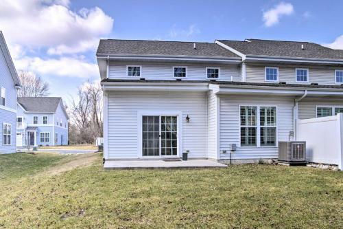 Pet-friendly Abode 2 Mi To Bethany Beach!