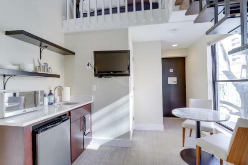 Hotel Sojourn At Dupont Place