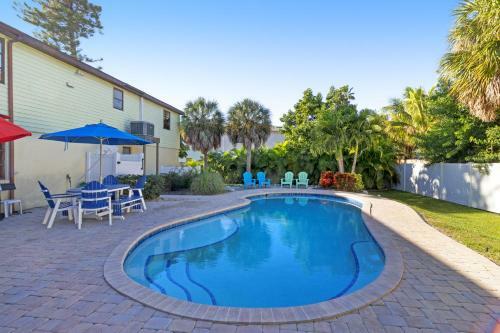 Beach To Bay Getaway