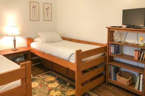 Updated Apollo Beach Home With New Dock And Hot Tub!