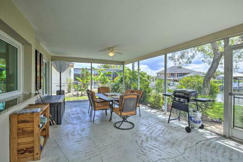 Updated Apollo Beach Home With New Dock And Hot Tub!
