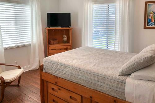 Updated Apollo Beach Home With New Dock And Hot Tub!