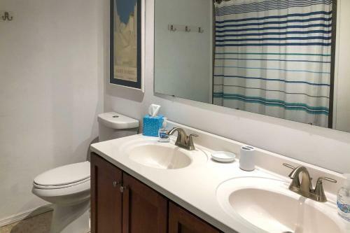 Updated Apollo Beach Home With New Dock And Hot Tub!