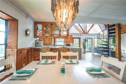Tree Top Bungalow
