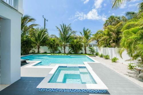 Anna Maria Beach House By Ami Locals