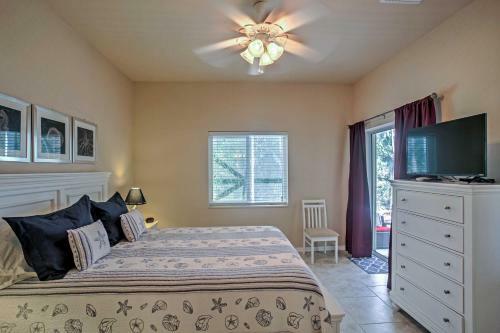 Bokeelia Cottage With Private Pool And Tiki Bar!