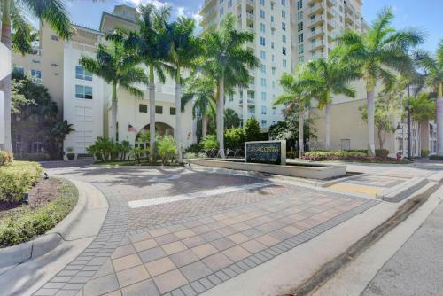 New One Bedroom In Lux Condo Casa Costa