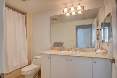 New One Bedroom In Lux Condo Casa Costa