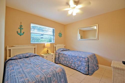 Paradise Beach - West 2414