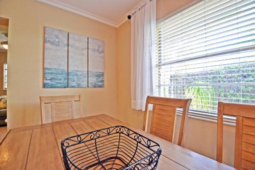 Paradise Beach - West 2414