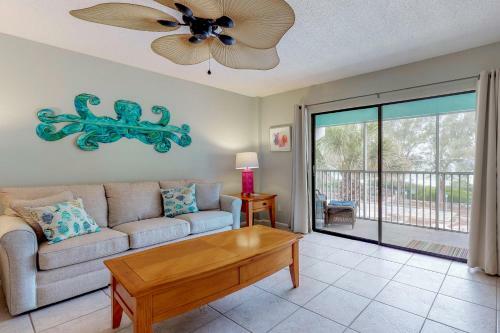 Pelican Cove 6