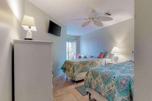 Pelican Cove 6