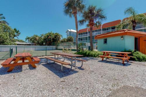 Pelican Cove 6