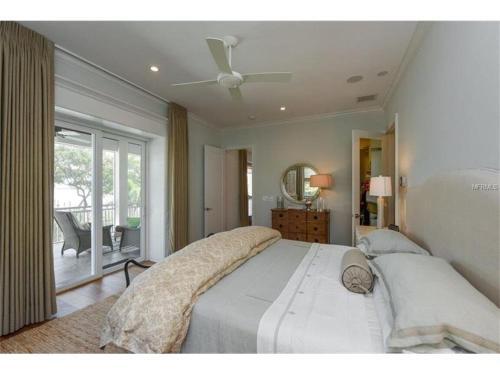 Dockside Darling Home