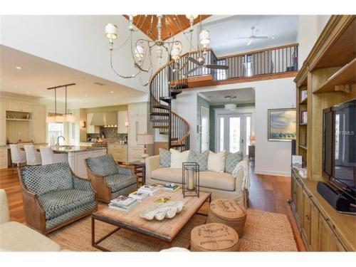 Dockside Darling Home