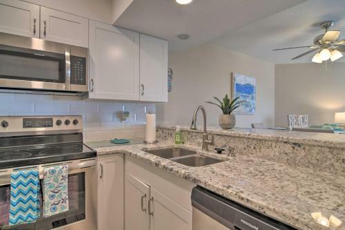 Apartamento Renovated Beach Nook With Lanai, Steps From Gulf