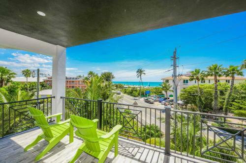 Gulf Horizons By Ami Locals