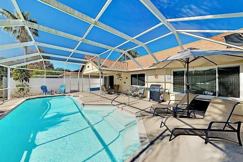 Pristine Home-screened Lanai & Private Pool Home
