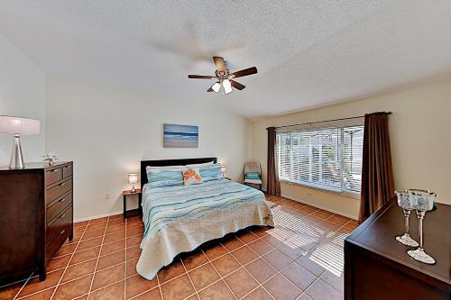 Pristine Home-screened Lanai & Private Pool Home